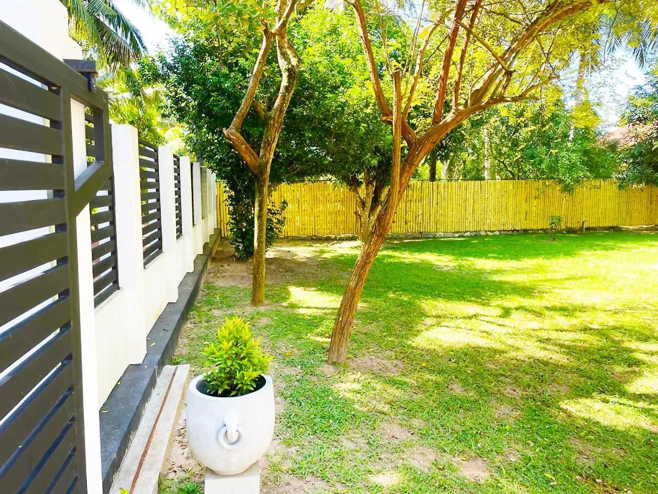 Cenreeza Airport Villa Negombo Bed & Breakfast