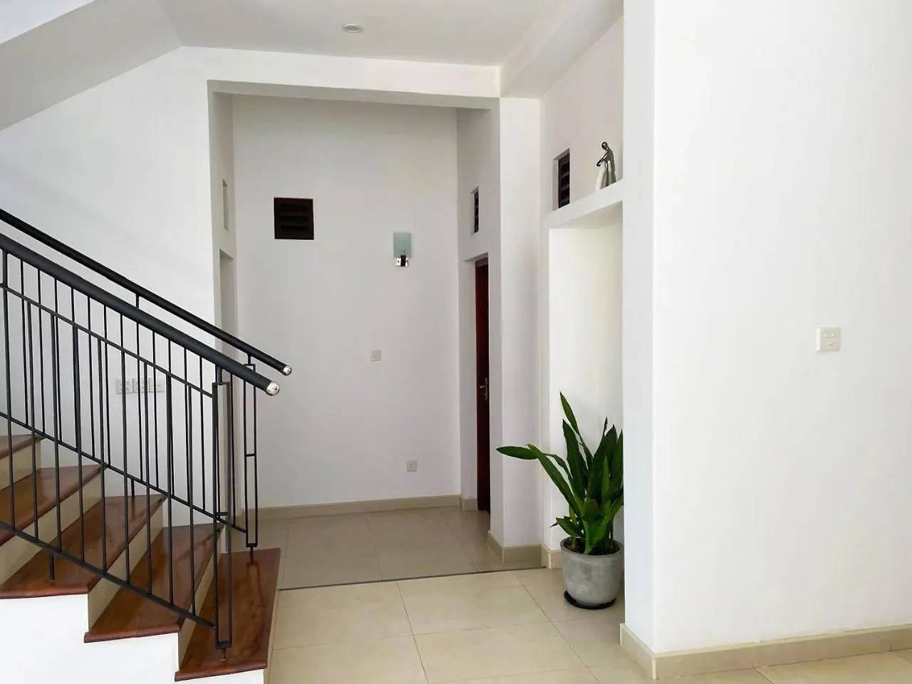 Bed & Breakfast Cenreeza Airport Villa Negombo