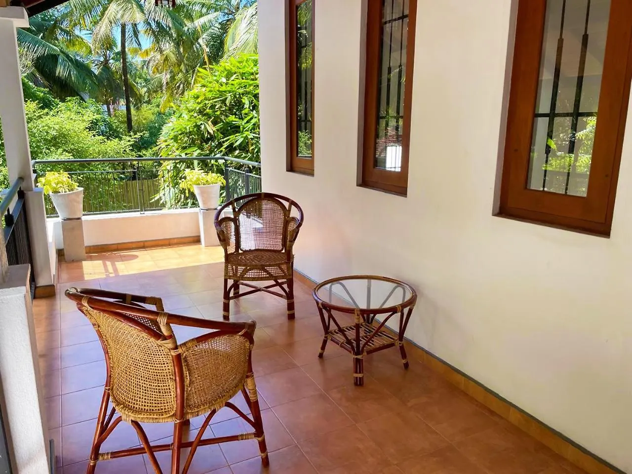 Cenreeza Airport Villa Negombo Bed & Breakfast