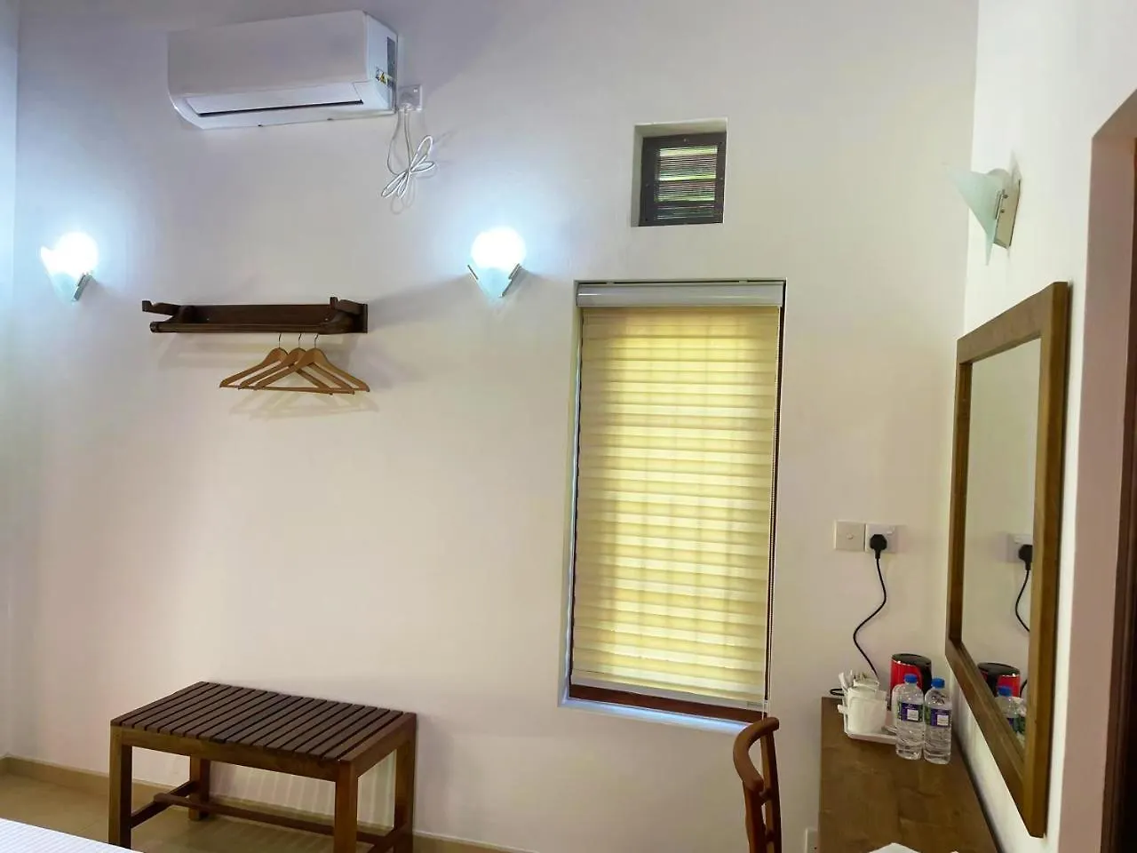 Bed & Breakfast Cenreeza Airport Villa Negombo