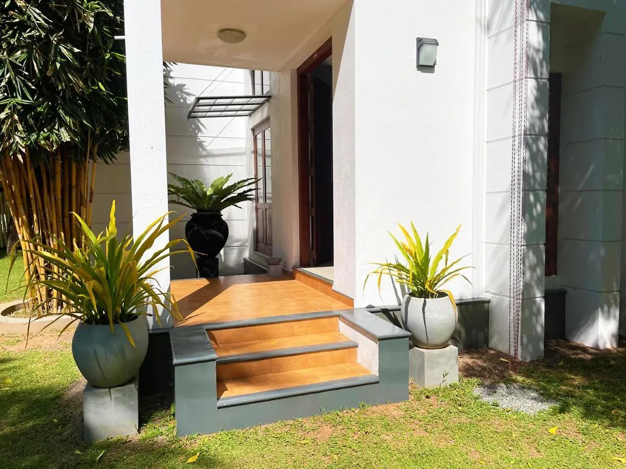 Bed & Breakfast Cenreeza Airport Villa Negombo