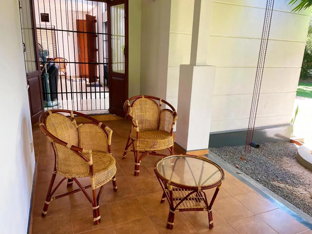 Cenreeza Airport Villa Negombo Bed & Breakfast