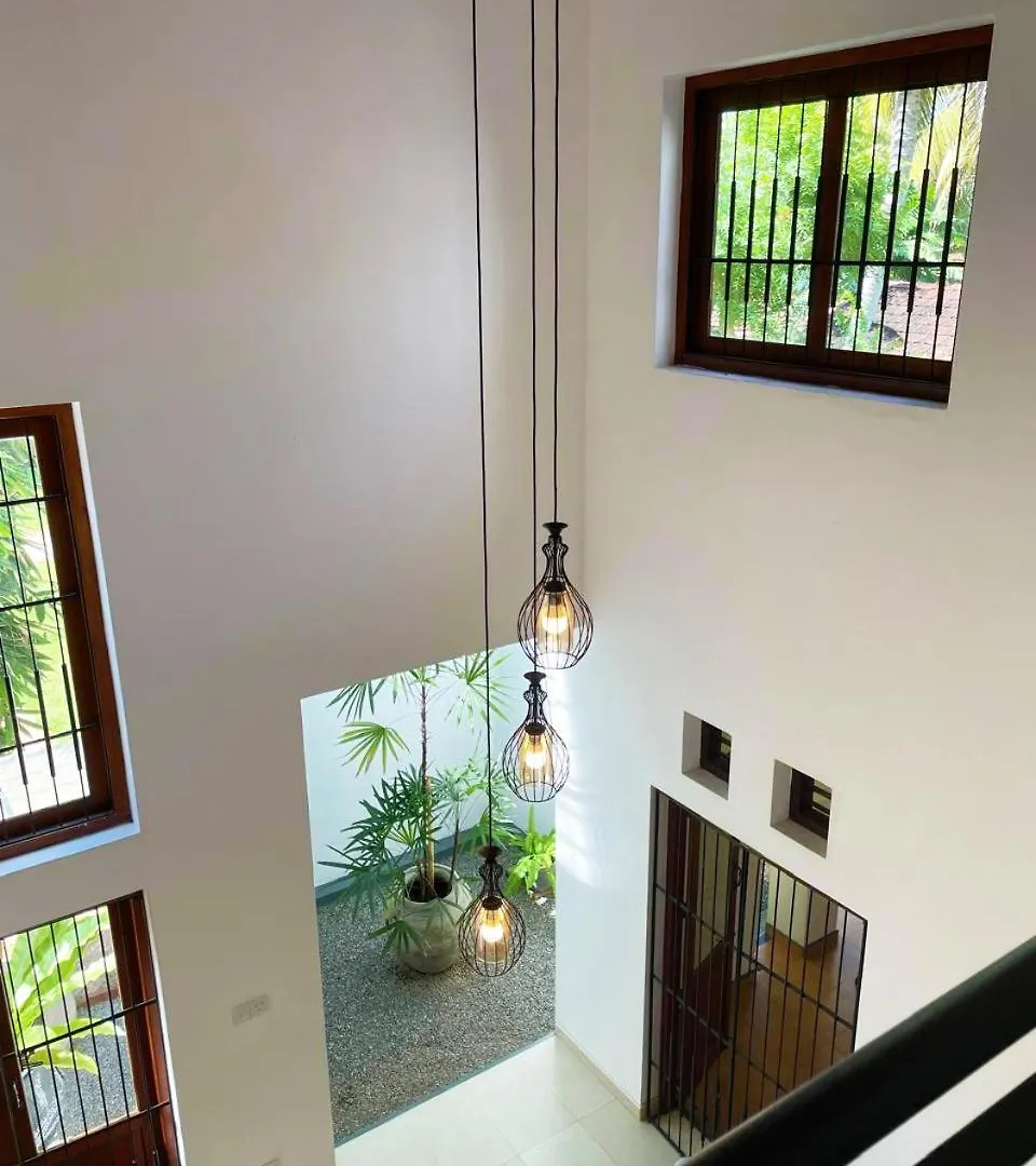Bed & Breakfast Cenreeza Airport Villa Negombo