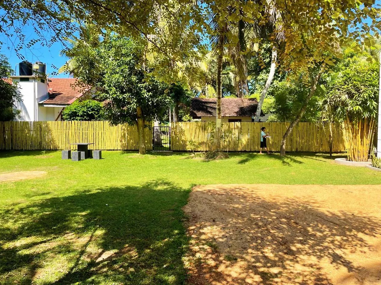 Cenreeza Airport Villa Negombo Bed & Breakfast