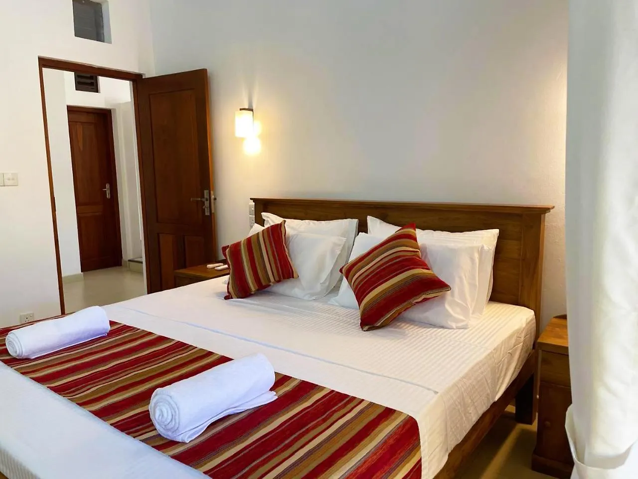Bed & Breakfast Cenreeza Airport Villa Negombo