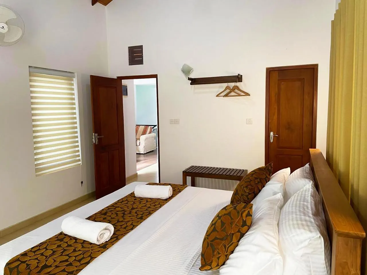 Cenreeza Airport Villa Negombo Bed & Breakfast